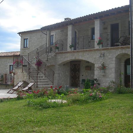 Agriturismo Borgo San Martino Abbateggio Exterior foto