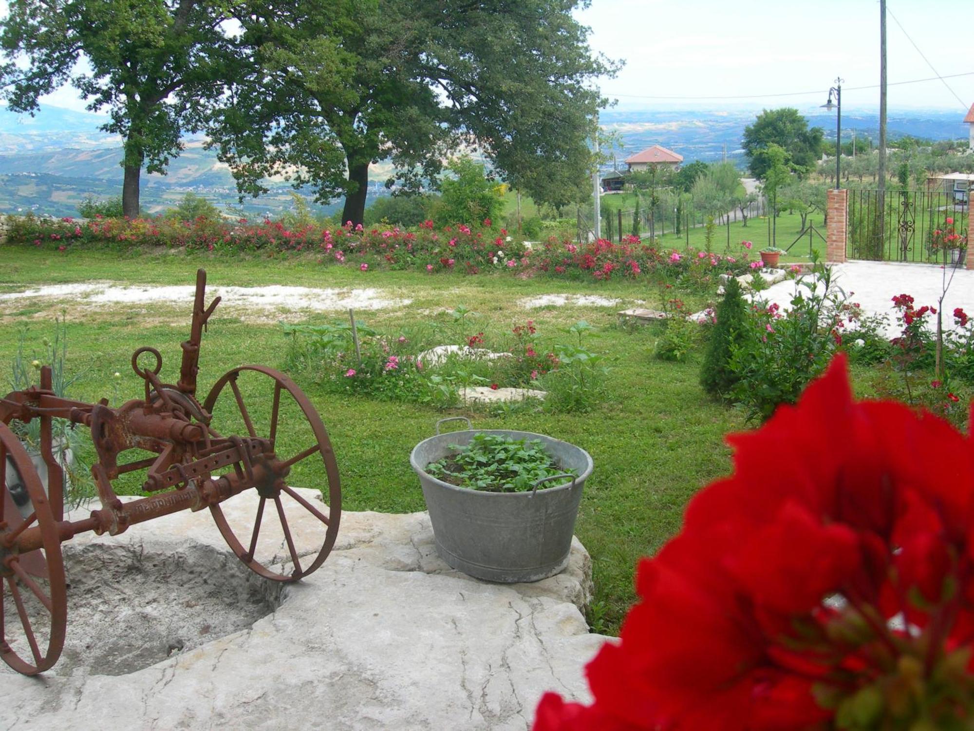 Agriturismo Borgo San Martino Abbateggio Exterior foto