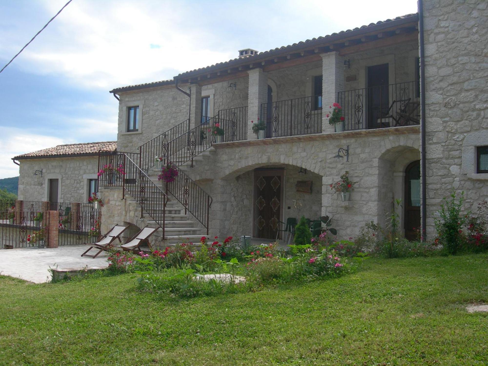 Agriturismo Borgo San Martino Abbateggio Exterior foto