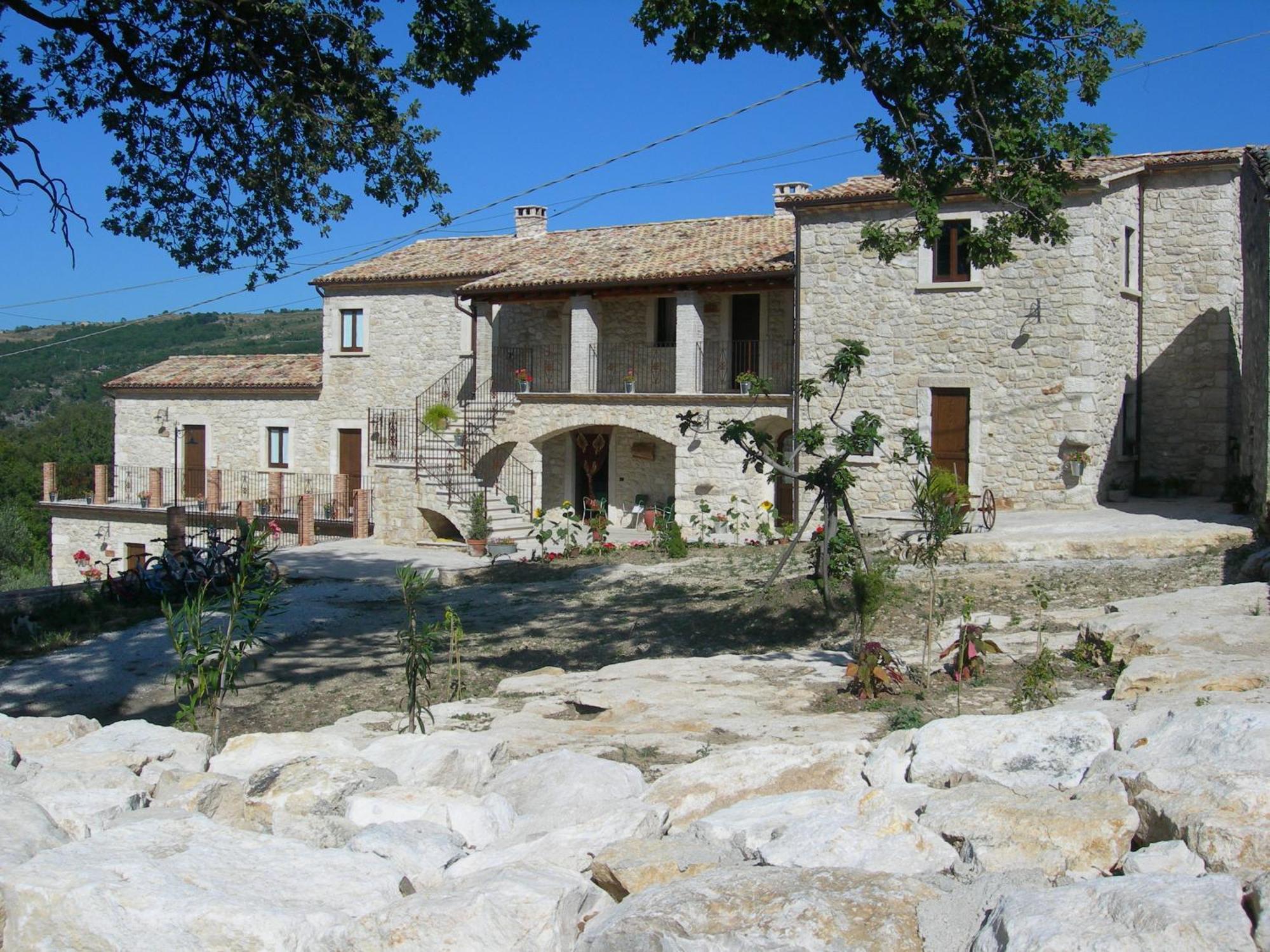 Agriturismo Borgo San Martino Abbateggio Exterior foto