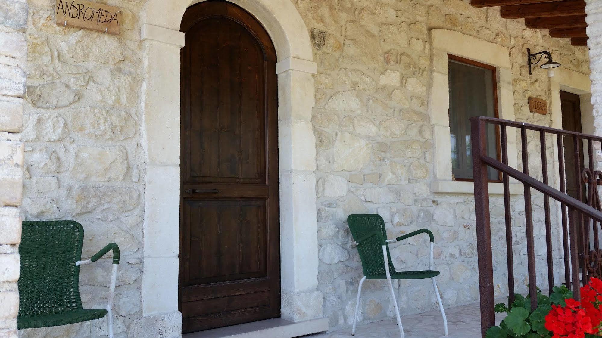 Agriturismo Borgo San Martino Abbateggio Exterior foto