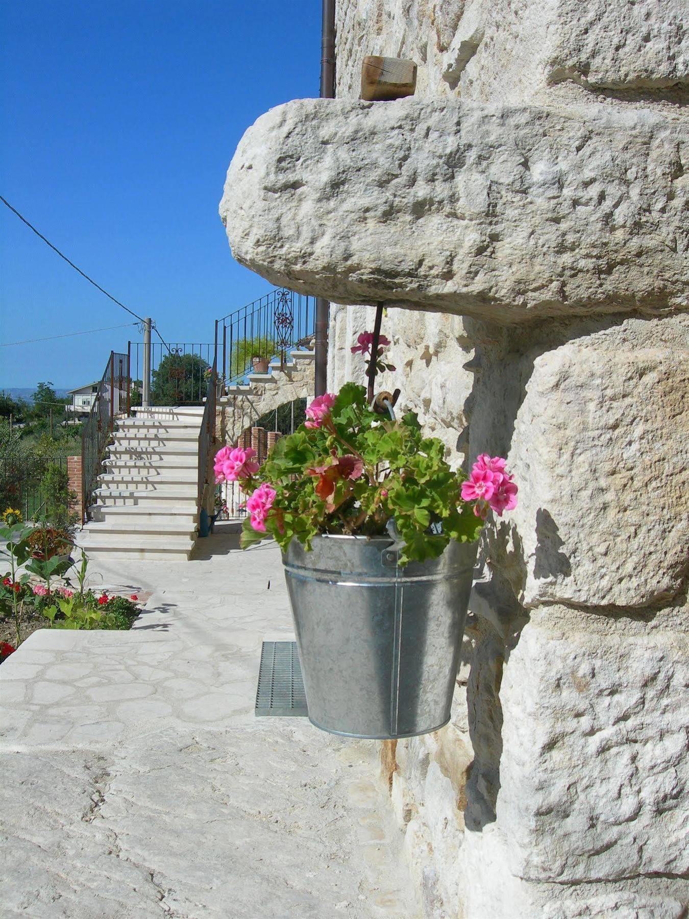 Agriturismo Borgo San Martino Abbateggio Exterior foto