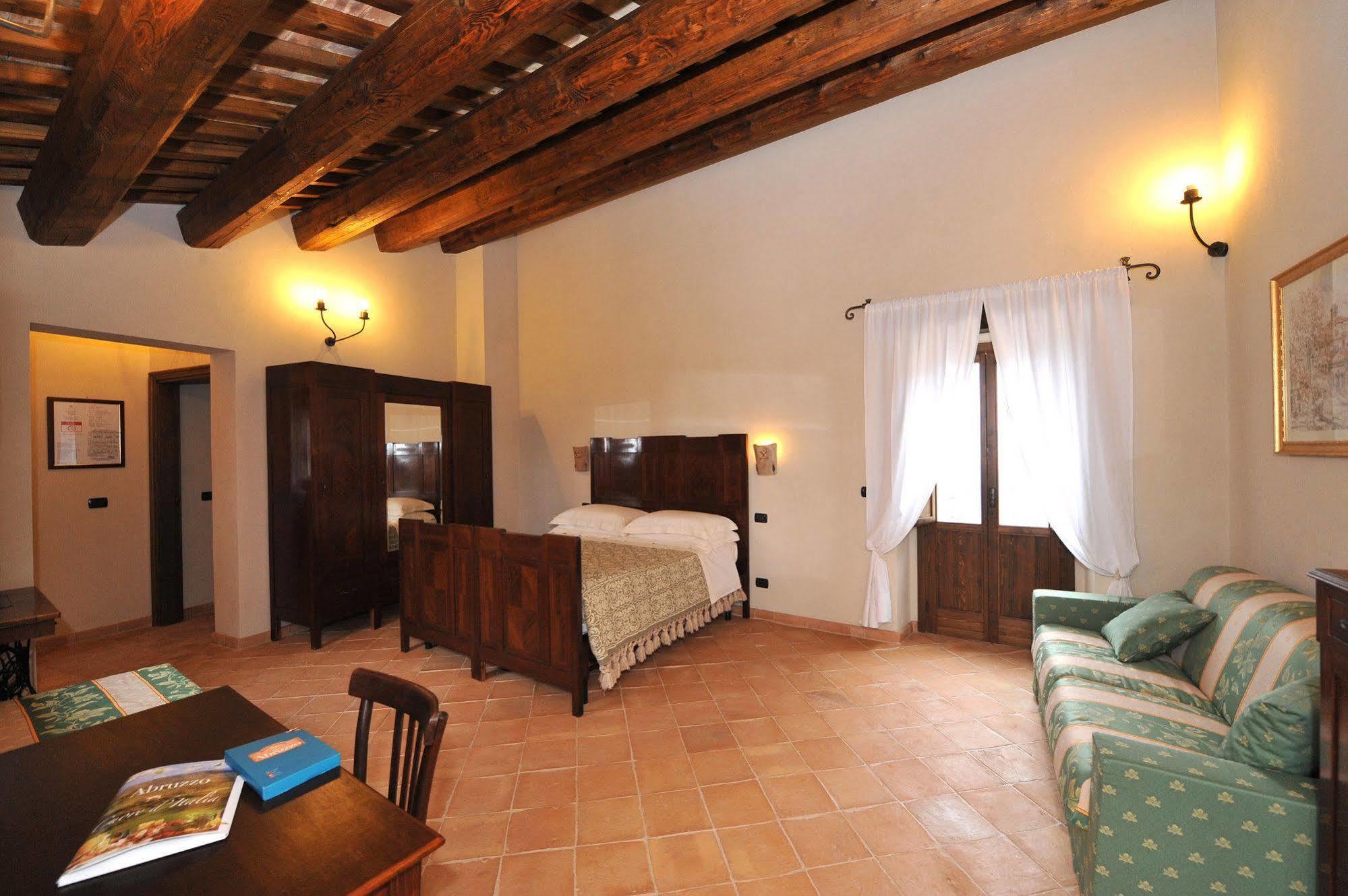 Agriturismo Borgo San Martino Abbateggio Exterior foto
